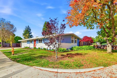 Tiny photo for 3839 Ross Road, PALO ALTO, CA 94303 (MLS # ML82028784)