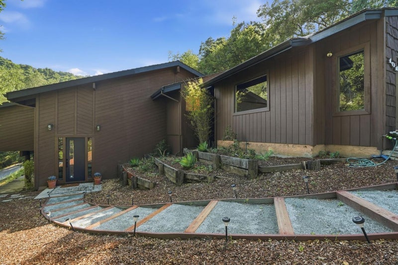 101 Ravinia Way