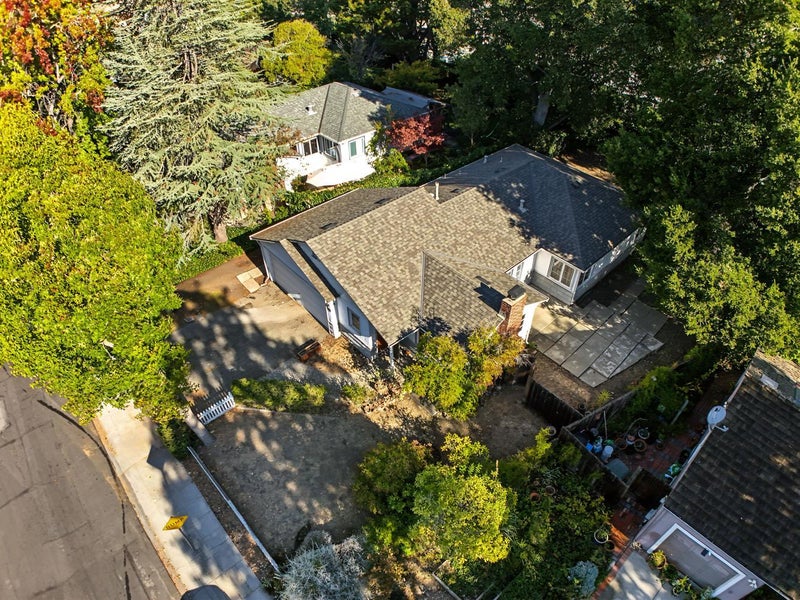 2593 Cowper Street