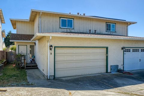 Photo of 13 Altamont Drive, WATSONVILLE, CA 95076 (MLS # ML82053647)