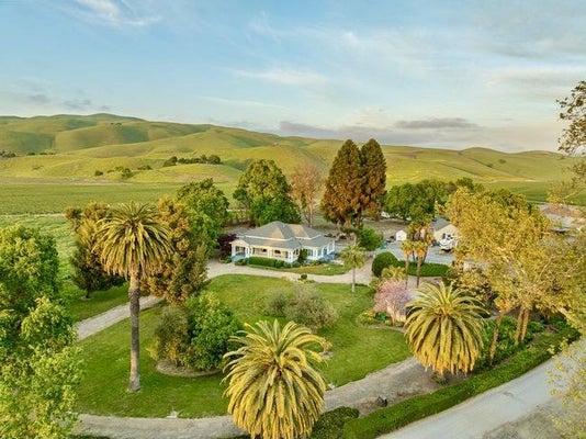 610 SAN FELIPE RD, GILROY, CA 95020 - Image 1beece23e1dfa8c02c9da41e50dc6eca/1787548672