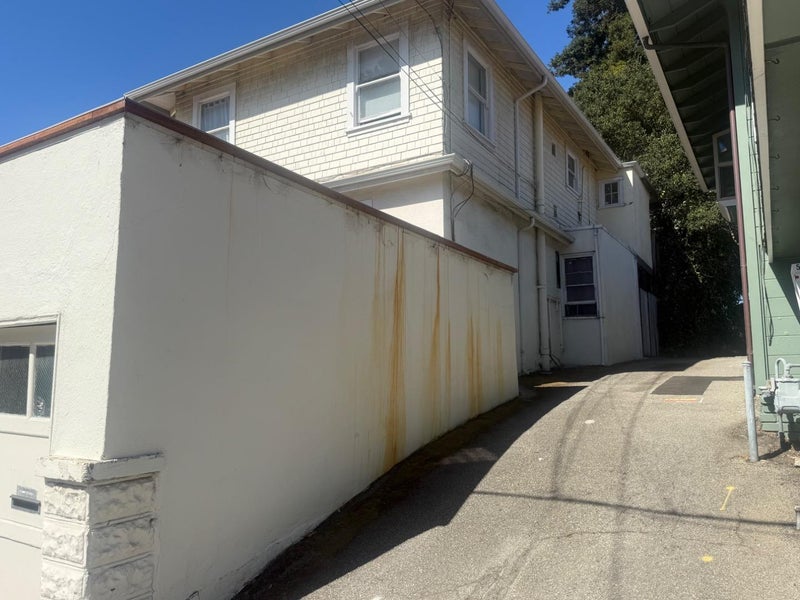 511 Capitola Avenue