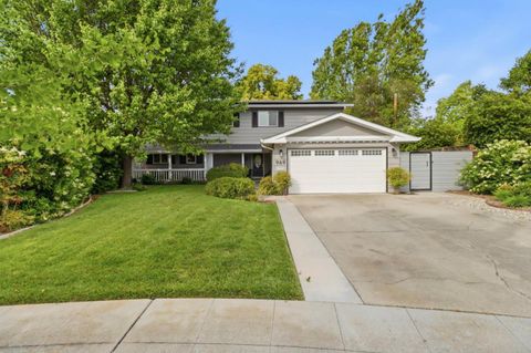 Photo of 969 Twin Brook Court, SAN JOSE, CA 95126 (MLS # ML82044186)