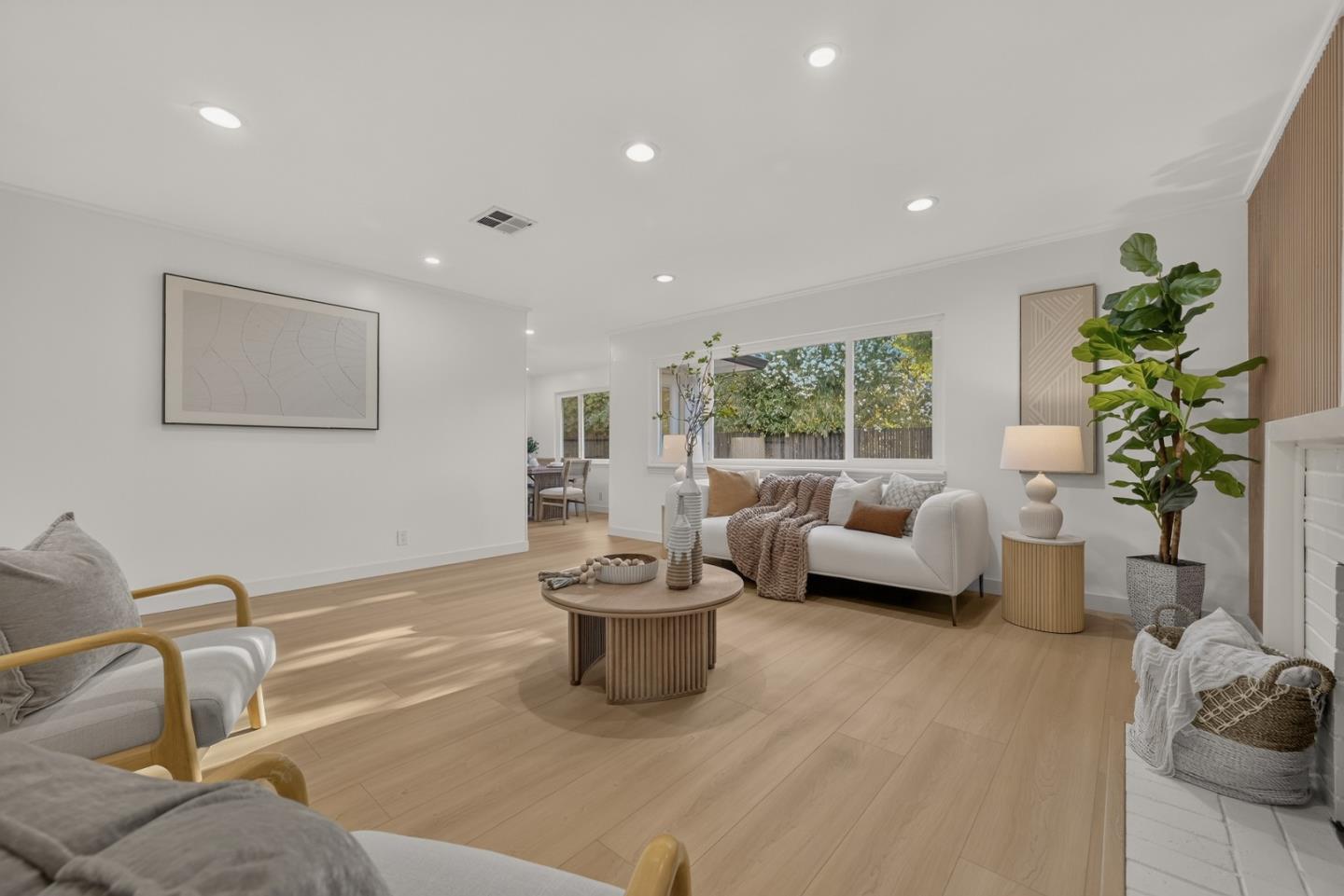 3447 Elaine Dr