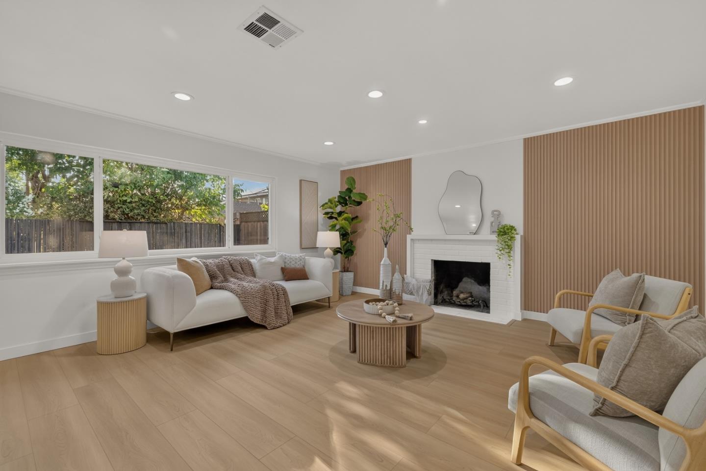 3447 Elaine Dr