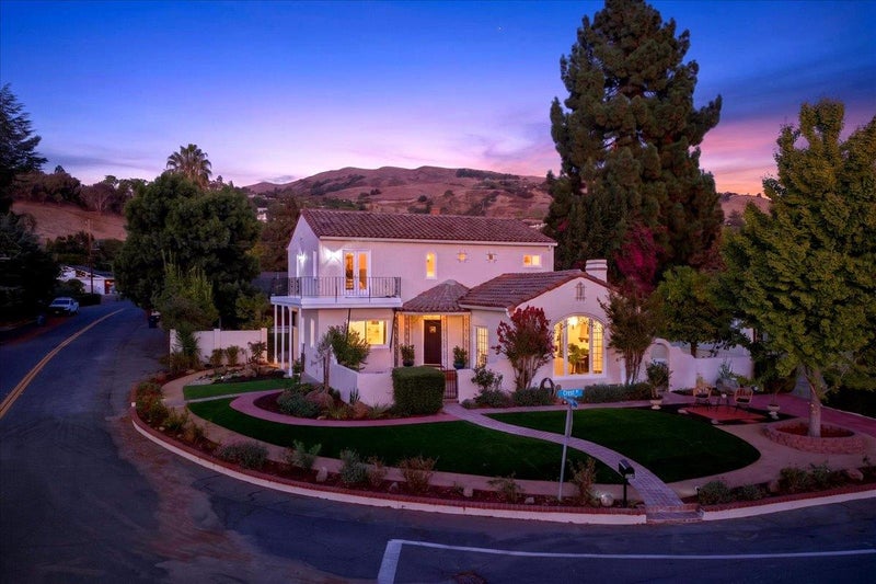 398 Crest Drive