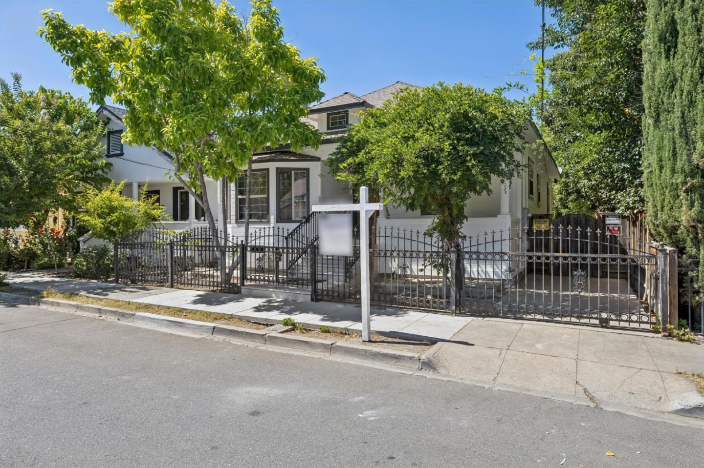 883 Pacific Avenue