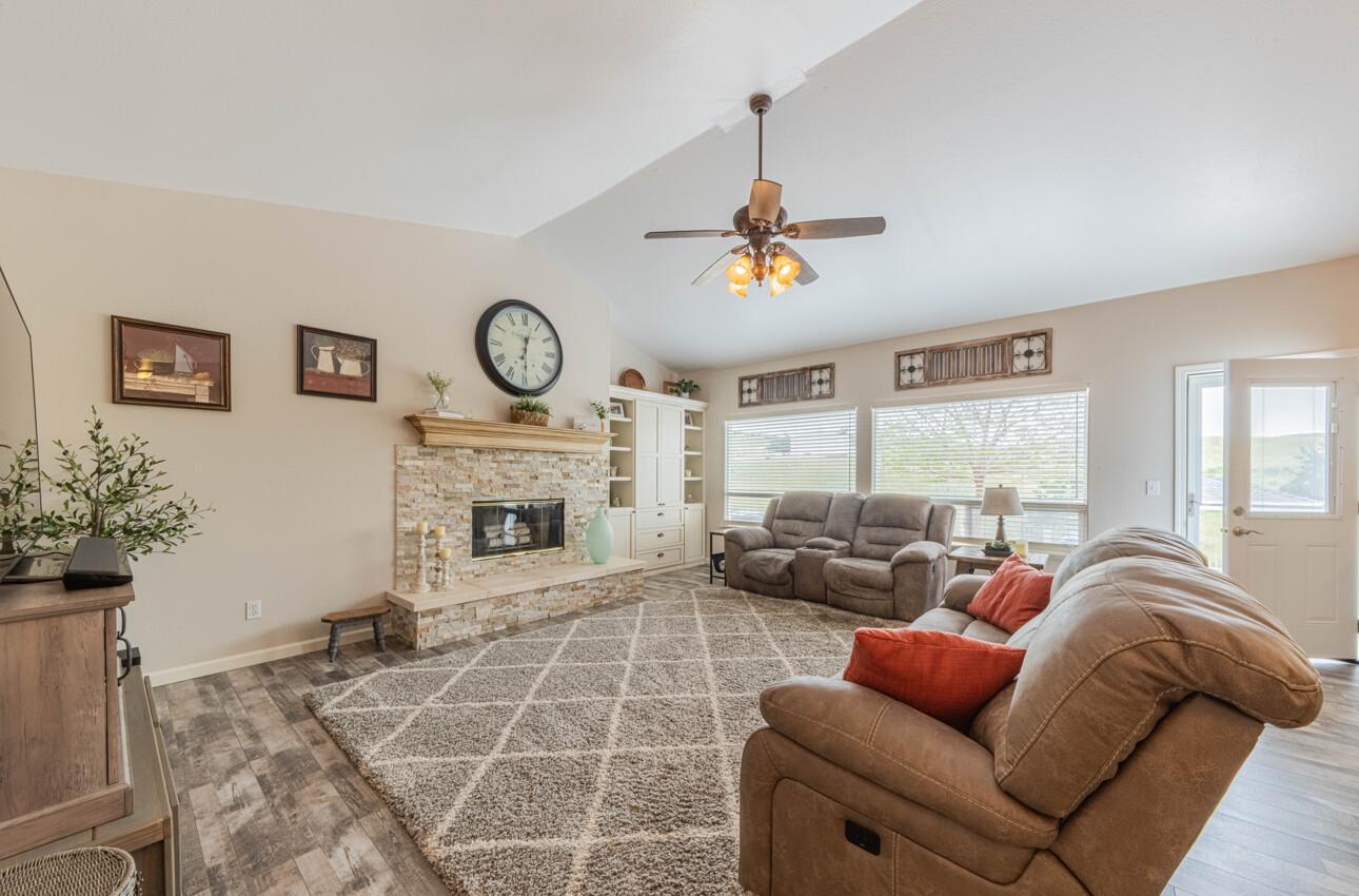 115 Emerald Way
