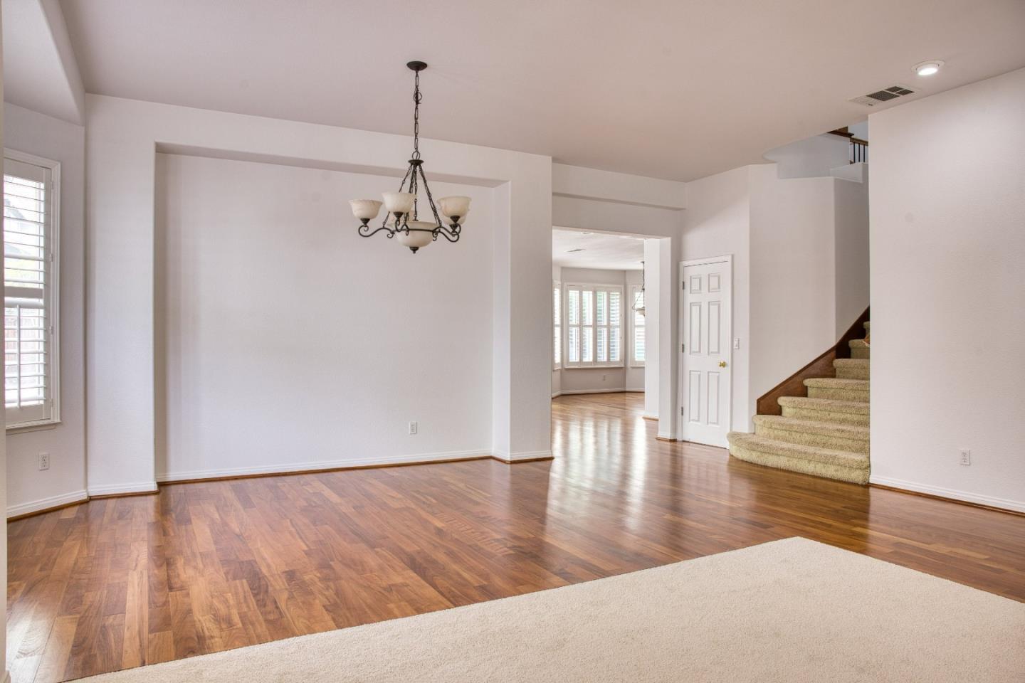 1030 Eastlake Circle