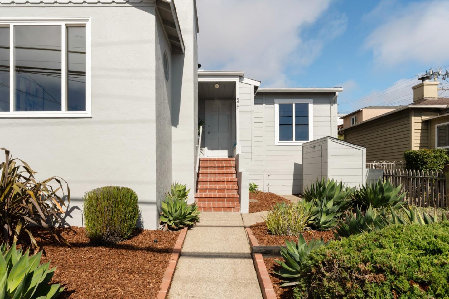 377 Hillside Boulevard