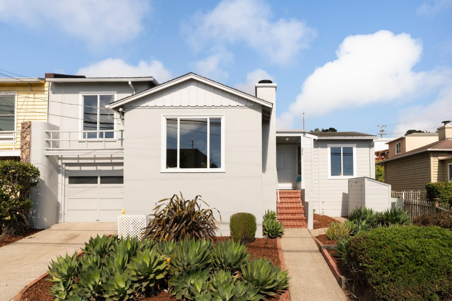 377 Hillside Boulevard