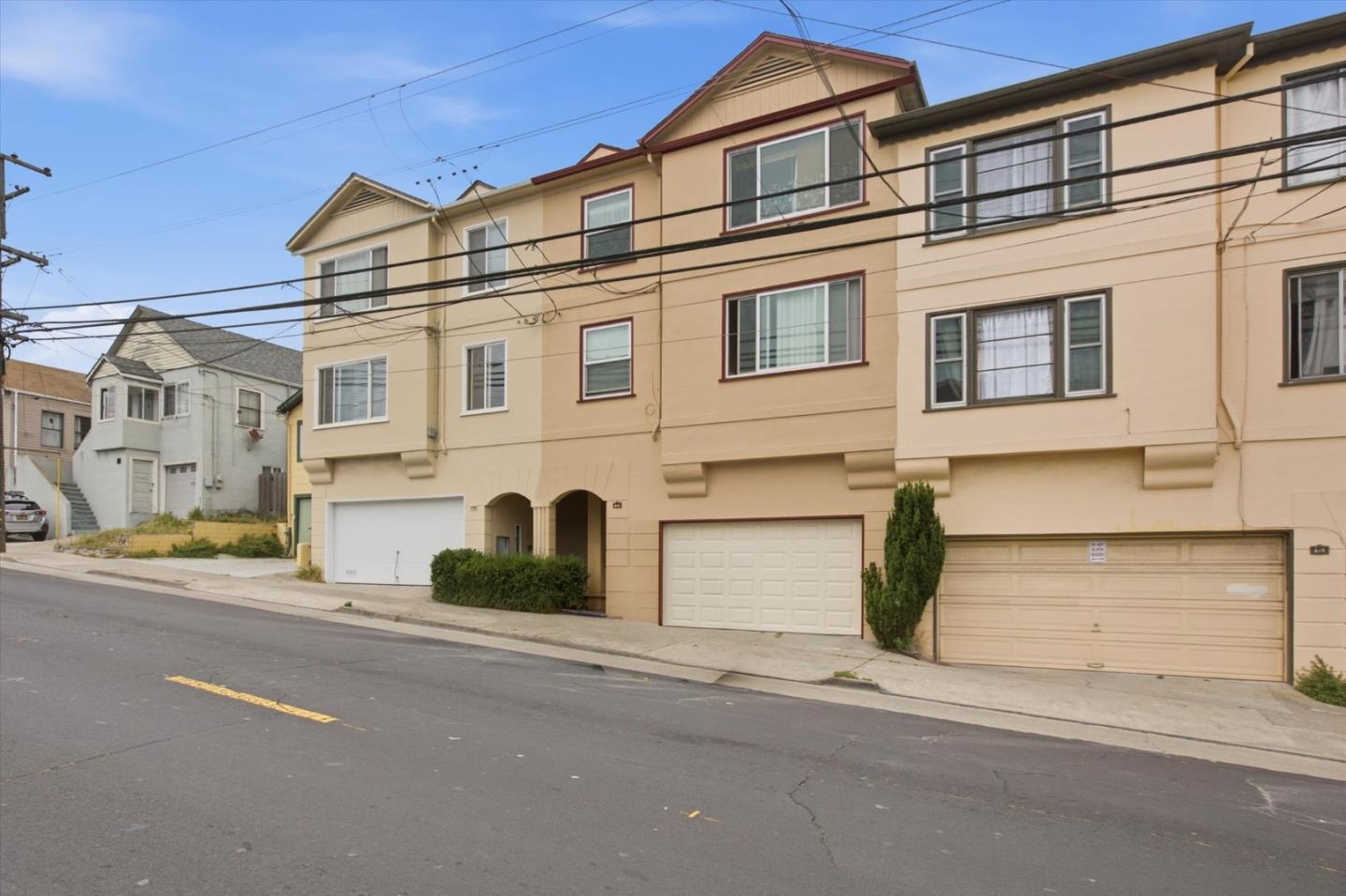 673 Hillside Boulevard