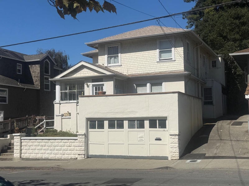 511 Capitola Avenue