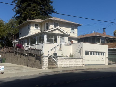 Photo of 511 Capitola Avenue, CAPITOLA, CA 95010 (MLS # ML82059357)