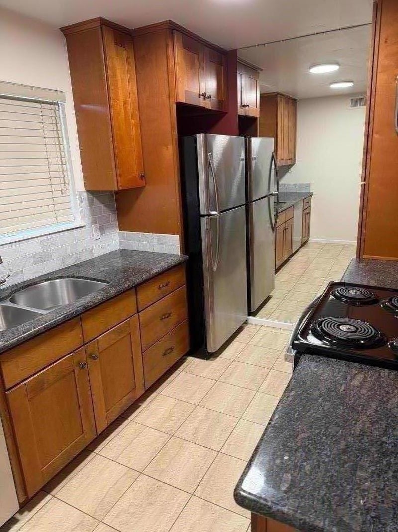 675 Sharon Park Drive 321