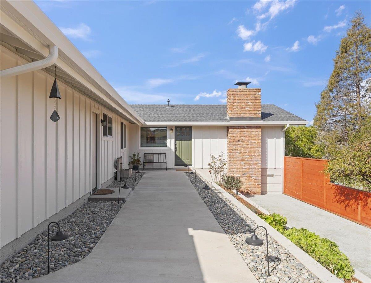 2715 Lafayette Street