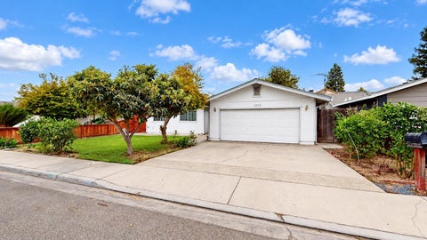 Photo of 2525 Hampton Way, TURLOCK, CA 95382 (MLS # ML82065581)