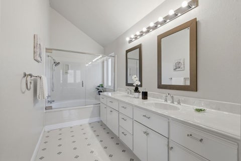 Tiny photo for 855 Mountain View Drive #4, Daly City, CA 94014 (MLS # ML82050458)
