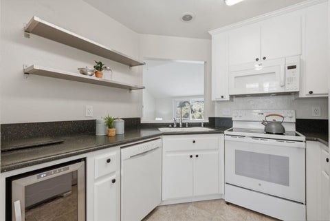 Tiny photo for 855 Mountain View Drive #4, Daly City, CA 94014 (MLS # ML82050458)