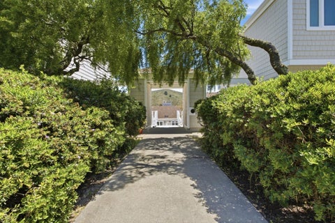 Tiny photo for 855 Mountain View Drive #4, Daly City, CA 94014 (MLS # ML82050458)