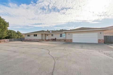 Photo of 3171 Union Road, HOLLISTER, CA 95023 (MLS # ML82065959)