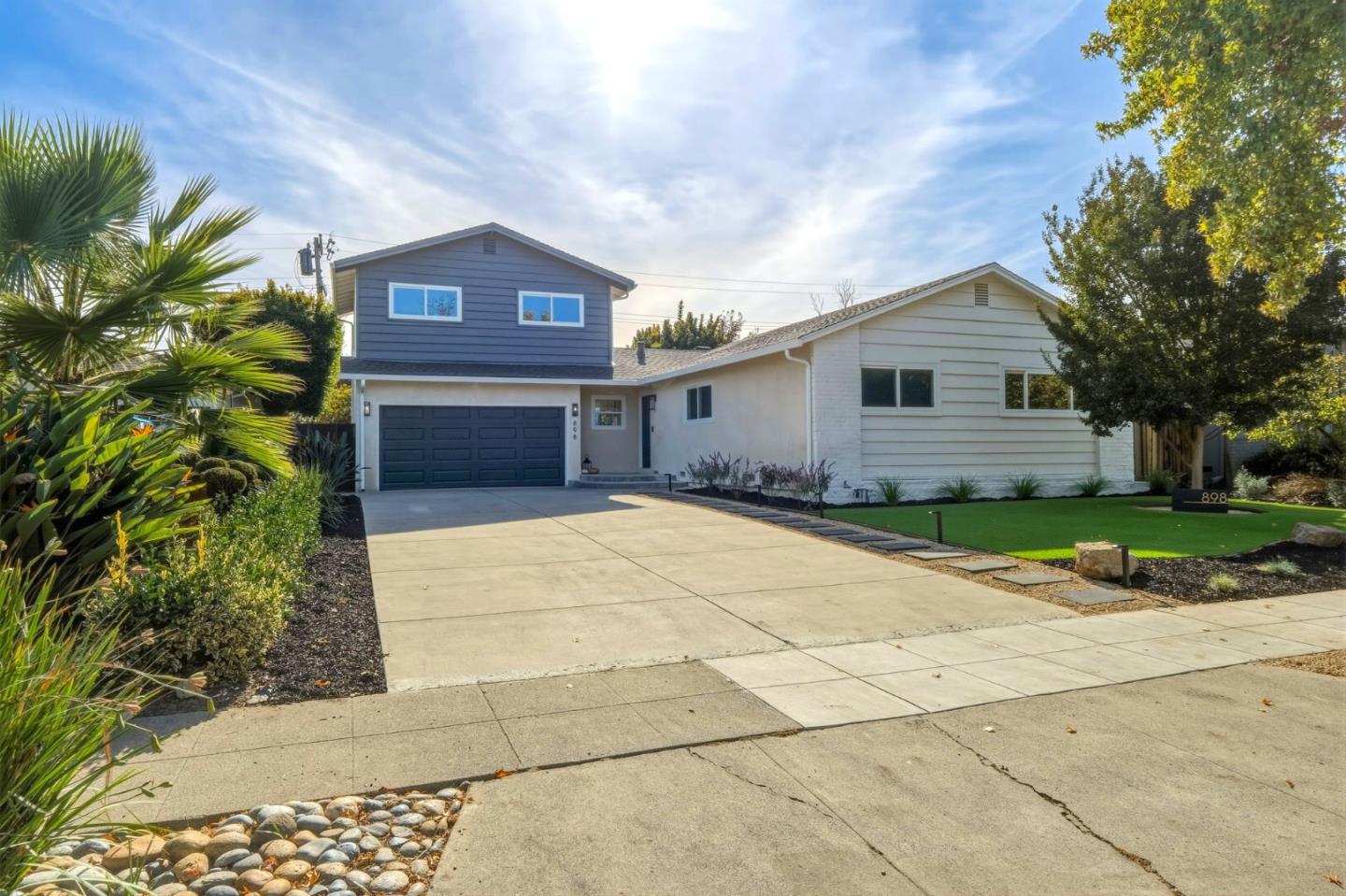 898 Hummingbird Drive