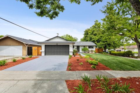 Tiny photo for 1565 Willowdale Drive, SAN JOSE, CA 95118 (MLS # ML82046093)