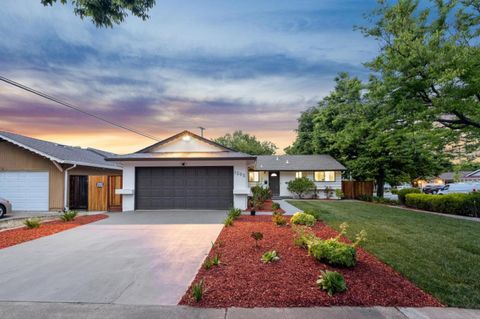Tiny photo for 1565 Willowdale Drive, SAN JOSE, CA 95118 (MLS # ML82046093)