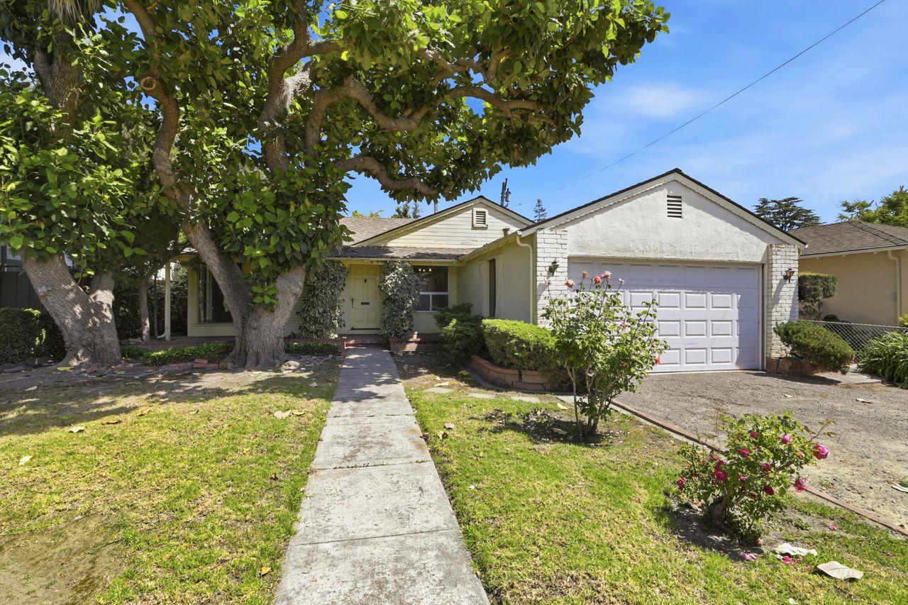 954 Broadleaf Lane