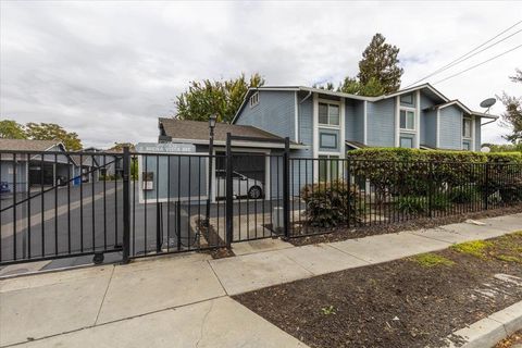 Photo of 414 S Buena Vista Avenue, SAN JOSE, CA 95126 (MLS # ML82024059) Photo of 414 S Buena Vista Avenue, SAN JOSE, CA 95126 (MLS # ML82024059)