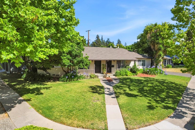 742 North Genevieve Lane
