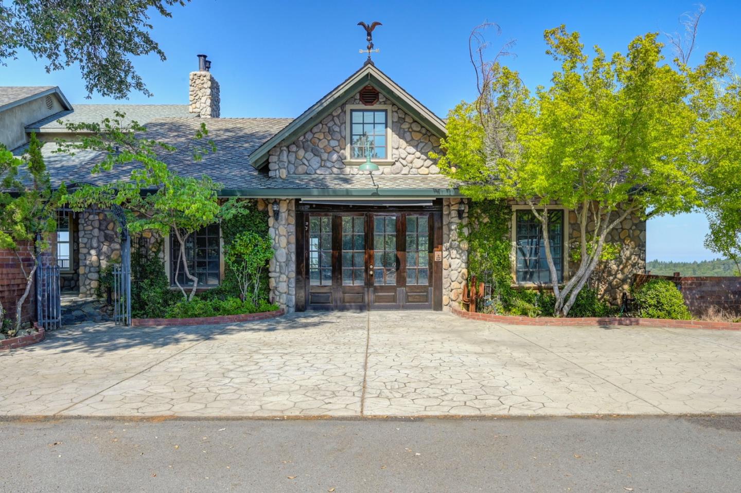 13331 Valley Vista Court