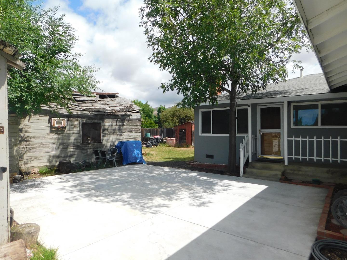 350 Gloria Avenue