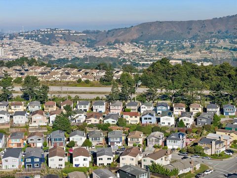 Tiny photo for 15 Eastridge Circle, PACIFICA, CA 94044 (MLS # ML82028557)