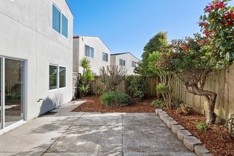 Tiny photo for 15 Eastridge Circle, PACIFICA, CA 94044 (MLS # ML82028557)