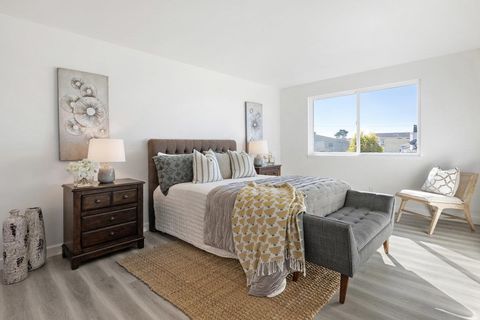 Tiny photo for 15 Eastridge Circle, PACIFICA, CA 94044 (MLS # ML82028557)