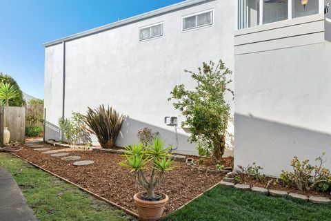 Tiny photo for 15 Eastridge Circle, PACIFICA, CA 94044 (MLS # ML82028557)