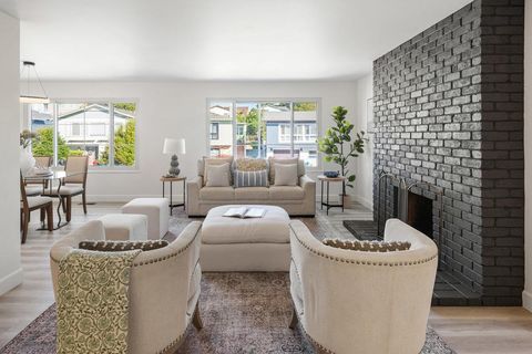 Tiny photo for 15 Eastridge Circle, PACIFICA, CA 94044 (MLS # ML82028557)