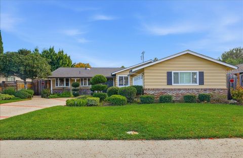 Photo of 1592 Wawona Drive, SAN JOSE, CA 95125 (MLS # ML82027275)