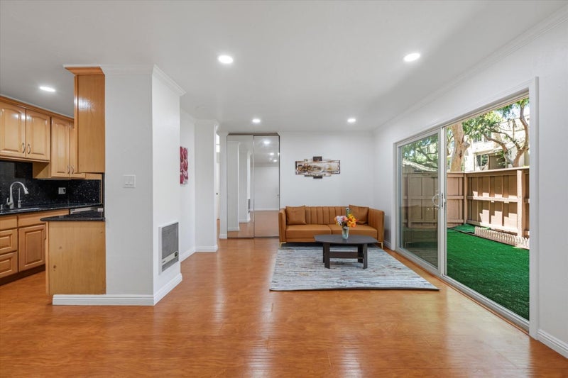 360 Auburn Way 10