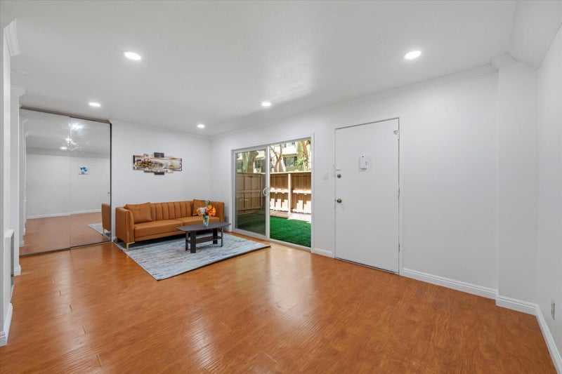 360 Auburn Way 10