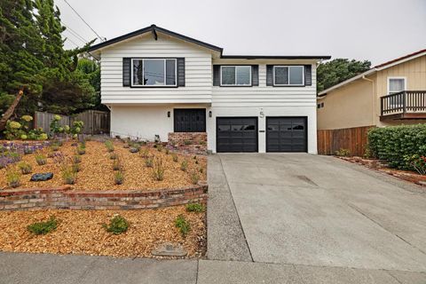 Photo of 5 Bertocchi Lane, MILLBRAE, CA 94030 (MLS # ML82052390)