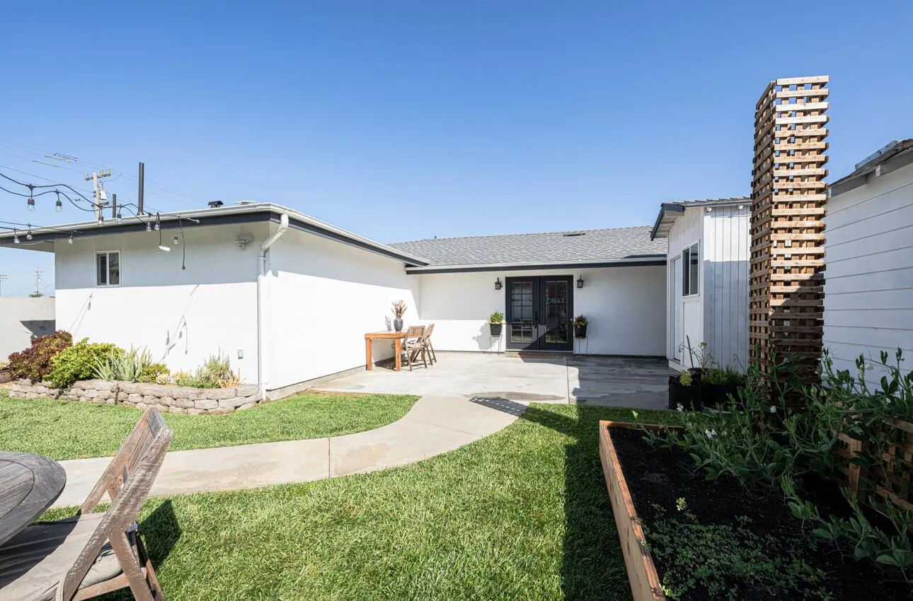 Salinas, California 93905, United States, ,Residential,Active,136201