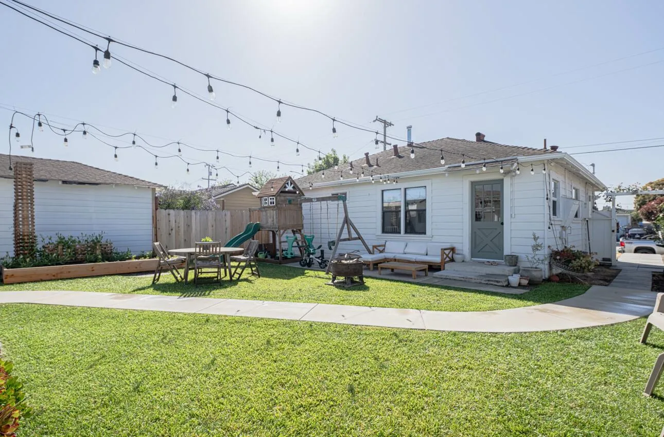 Salinas, California 93905, United States, ,Residential,Active,136201