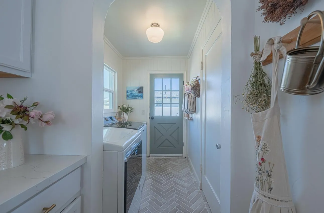 Salinas, California 93905, United States, ,Residential,Active,136201