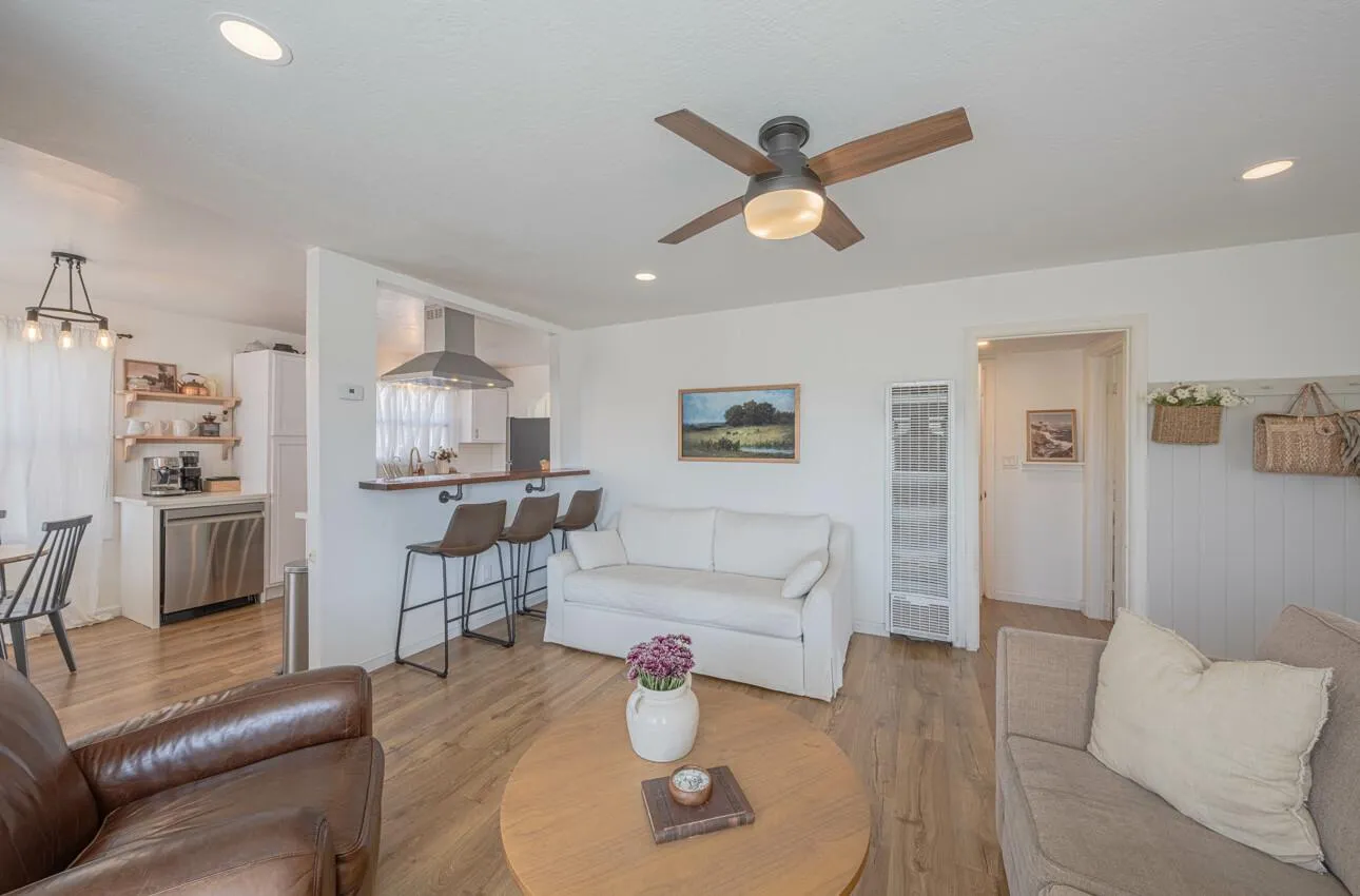 Salinas, California 93905, United States, ,Residential,Active,136201