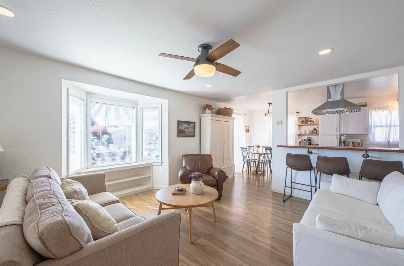 Salinas, California 93905, United States, ,Residential,Active,136201