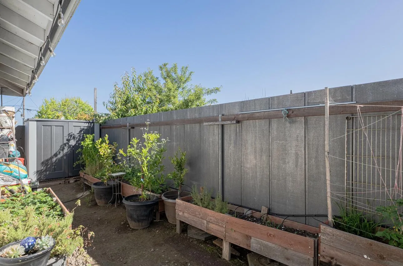 Salinas, California 93905, United States, ,Residential,Active,136201