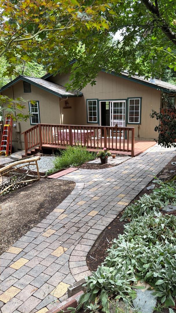 411 Manzanita Road