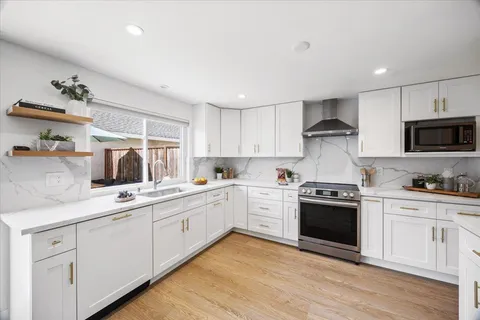 714 Comet Drive, Foster City, CA 94404 - MLS#: ML82006726